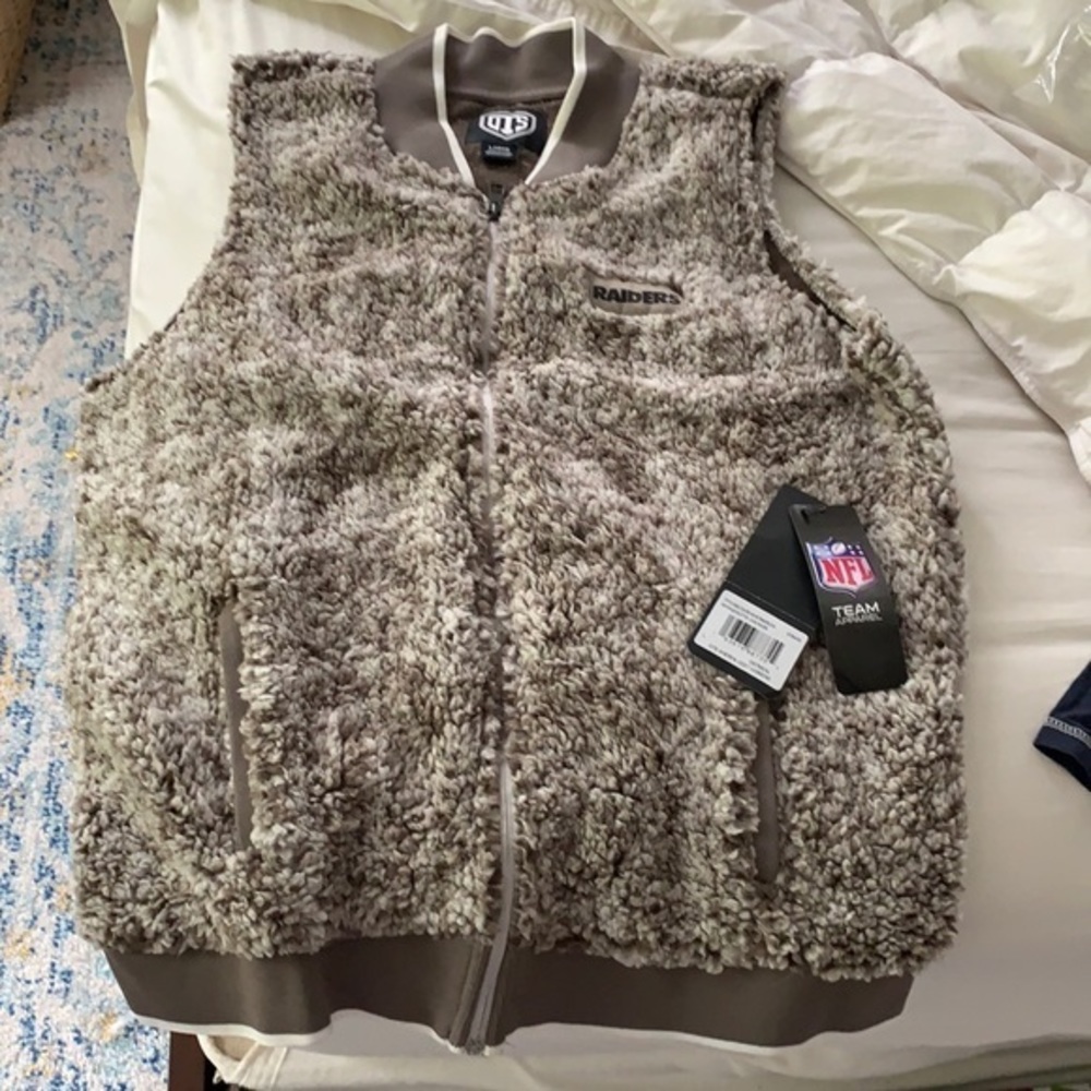 NFL Raiders NWT Sherpa vest